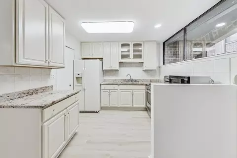 812 S May St #A, Chicago, IL 60607 photo 10