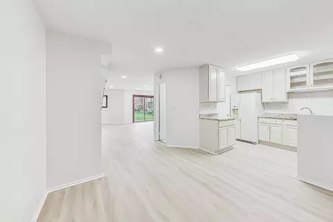 812 S May St #A, Chicago, IL 60607 photo 9