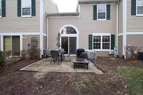 Exterior - 4037 Oak Tree Ln, Plainfield, IL 60586 photo 3 of 5