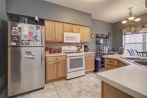 Kitchen - 4037 Oak Tree Ln, Plainfield, IL 60586 photo 2 of 3