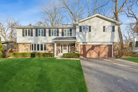 973 Valley Rd, Lake Forest, IL 60045
