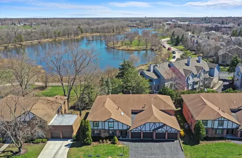 21 Parliament Dr E #283, Palos Heights, IL 60463