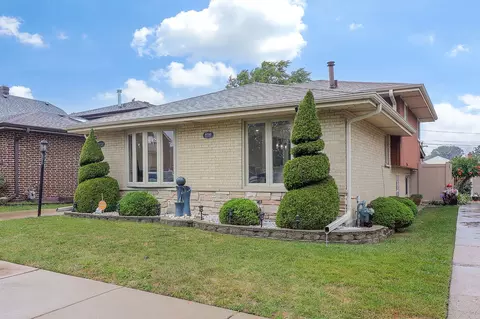8732 Ridge St, River Grove, IL 60171
