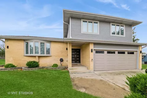 119 W Monterey Ave, Schaumburg, IL 60193