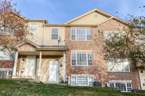 617 E Willow St, Elburn, IL 60119
