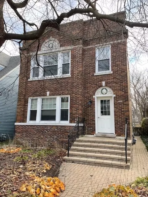 1916 Grant St, Evanston, IL 60201