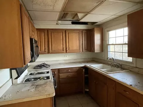 1740 Richton Rd, Steger, IL 60475 photo 5