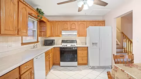 8033 Mcvicker Ave, Burbank, IL 60459 photo 6