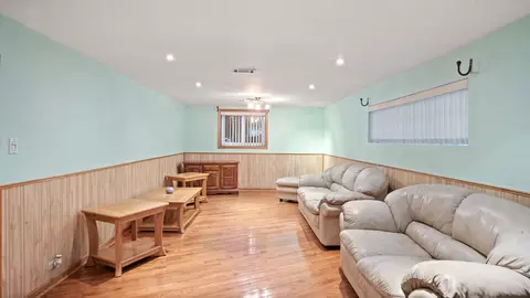 8033 Mcvicker Ave, Burbank, IL 60459 photo 9