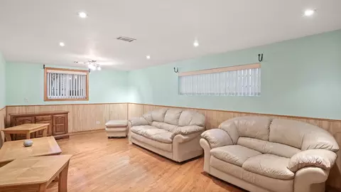 8033 Mcvicker Ave, Burbank, IL 60459 photo 10