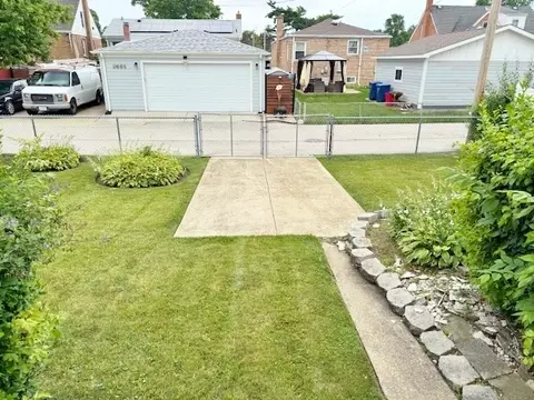 Exterior - 1429 N Wolf Rd, Berkeley, IL 60163 photo 4 of 9