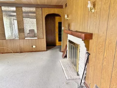 Living - 1429 N Wolf Rd, Berkeley, IL 60163 photo 2 of 4