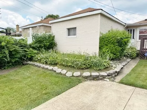 Exterior - 1429 N Wolf Rd, Berkeley, IL 60163 photo 7 of 9