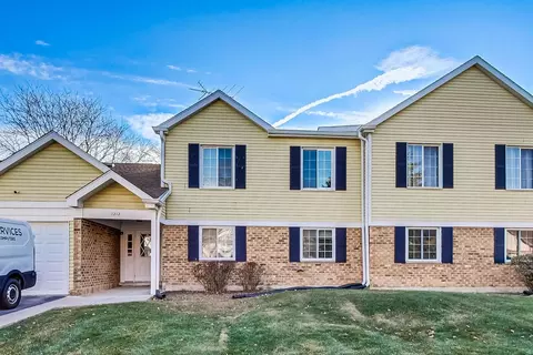 1212 Williamsport Dr #33-4, Westmont, IL 60559