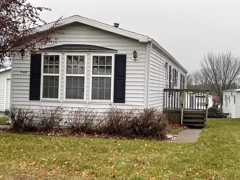 740 Cherokee Trl, Marengo, IL 60152