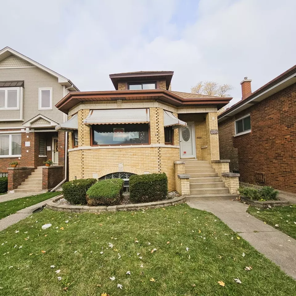  7718 W Westwood Dr, Elmwood Park, IL 60707 photo 1