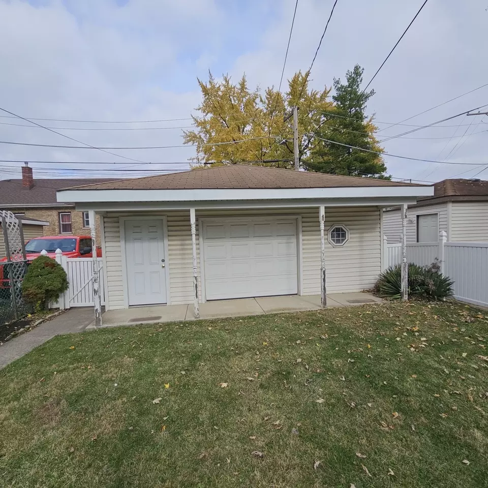  7718 W Westwood Dr, Elmwood Park, IL 60707 photo 4