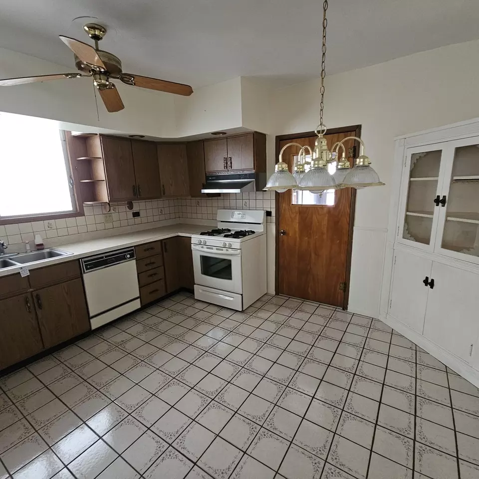  7718 W Westwood Dr, Elmwood Park, IL 60707 photo 7