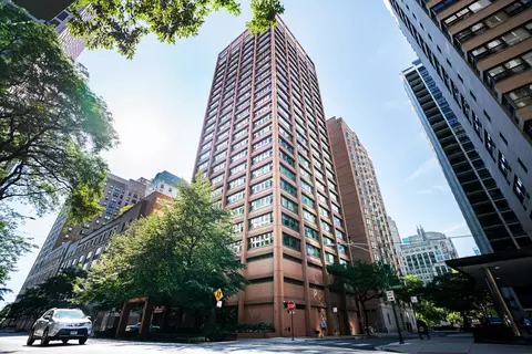 247 E Chestnut St #803, Chicago, IL 60611