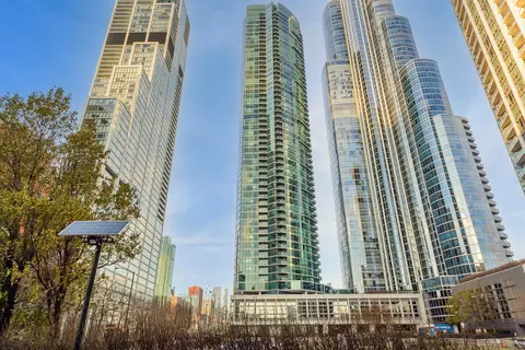 1201 S Prairie Ave #402, Chicago, IL 60605