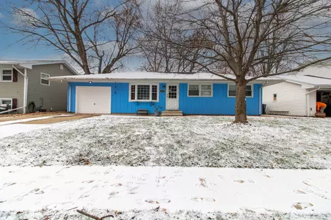 1312 Rutledge Rd, Bloomington, IL 61704