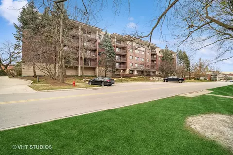 1700 2nd St #510, Highland Park, IL 60035