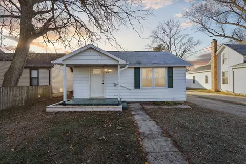 408 W 4th St, Byron, IL 61010