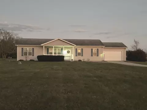 3573 S 4500 E Rd, Saint Anne, IL 60964