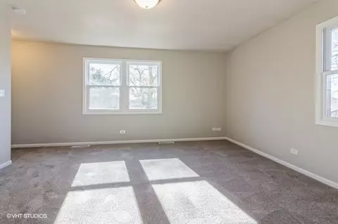 Living - 407 W James St, Dwight, IL 60420 photo 4 of 4