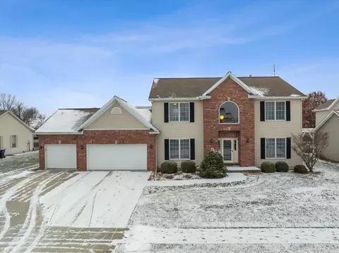 4 Paige Pl, Bloomington, IL 61704