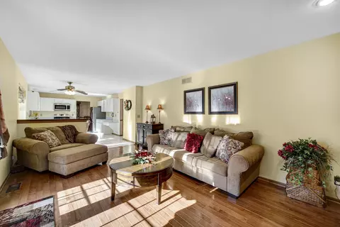 Living - 1237 Thrun Dr, Batavia, IL 60510 photo 2 of 2