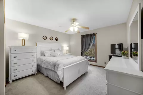 Bedroom - 1237 Thrun Dr, Batavia, IL 60510 photo 3 of 3