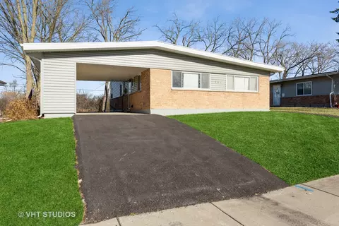 132 Algonquin St, Park Forest, IL 60466