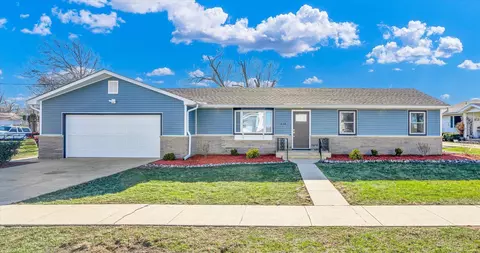 454 W Garfield Ave, Cissna Park, IL 60924