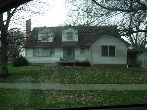 610 S Park St, Gifford, IL 61847
