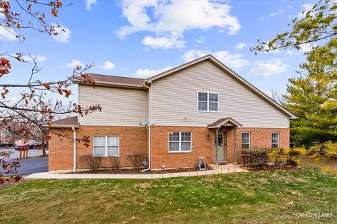 602 Daisy Ln, Roselle, IL 60172 photo 2