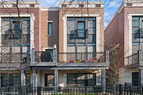 3435 N Whipple Ave, Chicago, IL 60618