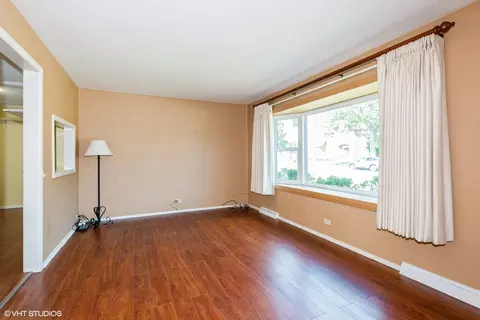 Living - 222 E Crestview Ave, Elmhurst, IL 60126 photo 1 of 2