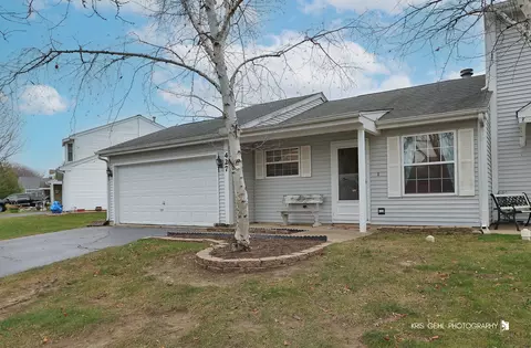 427 Lauren Ln, Island Lake, IL 60042
