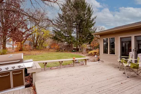 Exterior - 329 Park Crest Dr, Freeport, IL 61032 photo 1 of 2