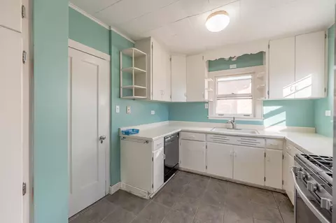 Kitchen - 2147 Hartrey Ave, Evanston, IL 60201 photo 3 of 3