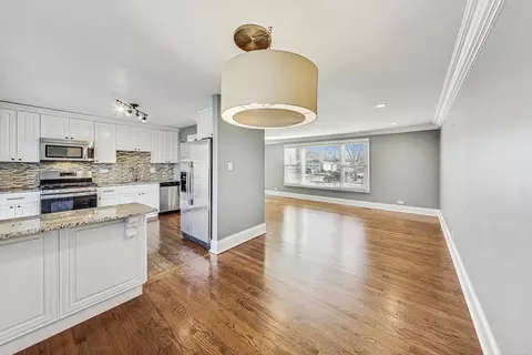 1876 Cambridge Ln, Wheaton, IL 60189 photo 7