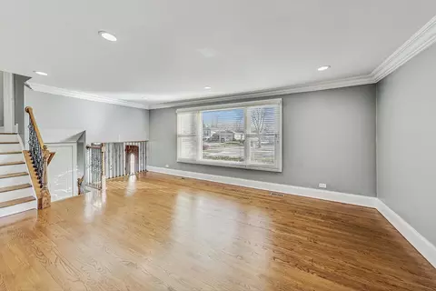 1876 Cambridge Ln, Wheaton, IL 60189 photo 10