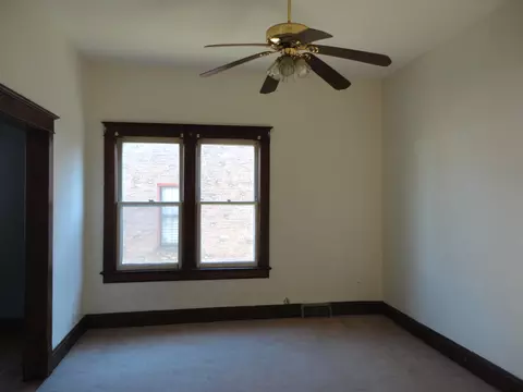 Living - 417 E Illinois Ave, Morris, IL 60450 photo 4 of 4
