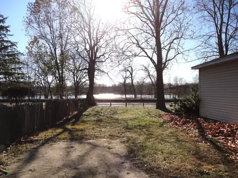 Exterior - 417 E Illinois Ave, Morris, IL 60450 photo 6 of 7
