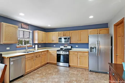 1922 Hemlock Dr, Mchenry, IL 60050 photo 6
