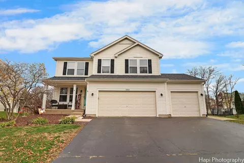 1922 Hemlock Dr, Mchenry, IL 60050