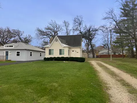 26401 W Prospect Ave, Antioch, IL 60002