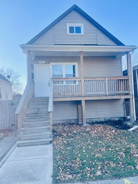 8510 S Marquette Ave, Chicago, IL 60617