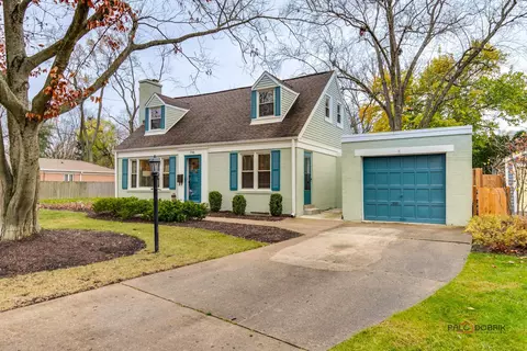 706 Deerpath Dr, Deerfield, IL 60015